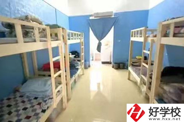 湖南體育運(yùn)動(dòng)學(xué)校的辦學(xué)條件怎么樣？