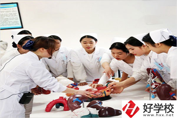 懷化啟航衛(wèi)校是中專(zhuān)還是技校？怎么到校？
