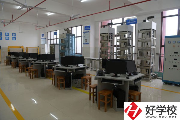 華容縣職業(yè)中專有哪些好的專業(yè)，就業(yè)前景怎么樣？
