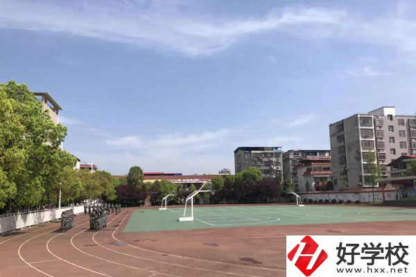 常德安鄉(xiāng)有沒(méi)有學(xué)美發(fā)與形象設(shè)計(jì)的中專？