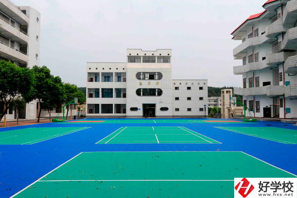 郴州市理工職業(yè)技術(shù)學(xué)校是公辦還是民辦？學(xué)費(fèi)貴不貴？
