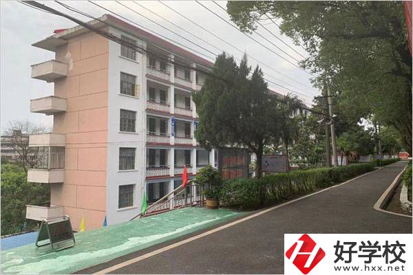 株洲市英泰職高的地址在哪？是公辦還是民辦？