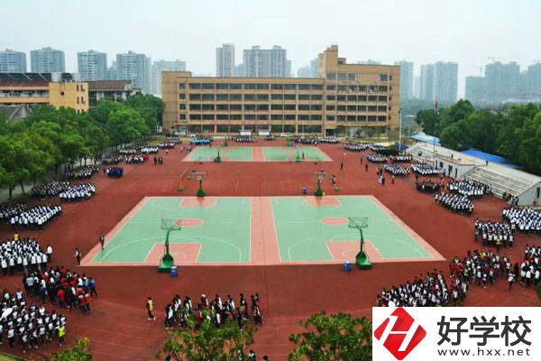 想在婁底上重點(diǎn)中專學(xué)校，這所學(xué)校值得一看