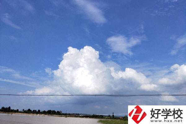 婁底市衛(wèi)生學校有哪些專業(yè)？就業(yè)方向如何？