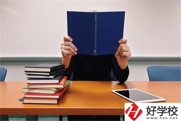 湖南初中畢業(yè)成績非常差選什么學(xué)校好？還有前途嗎？