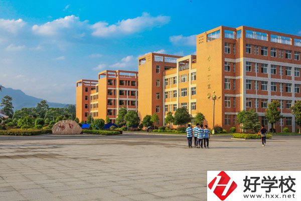 張家界市有幾所有計(jì)算機(jī)應(yīng)用專業(yè)的中職學(xué)校，介紹一下