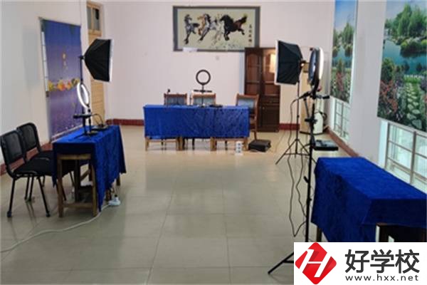 想學(xué)直播類(lèi)專(zhuān)業(yè)可以去湘潭的什么職校？