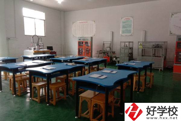 湘西涉外經(jīng)濟(jì)職業(yè)學(xué)校辦學(xué)條件怎么樣？有哪些特色專業(yè)？