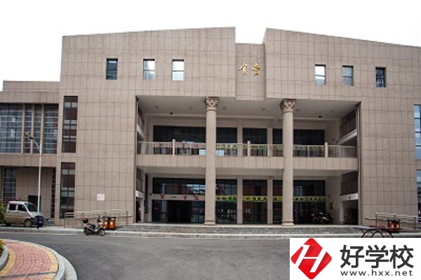 鳳凰縣職業(yè)中專學校怎么樣，有哪些招生專業(yè)？
