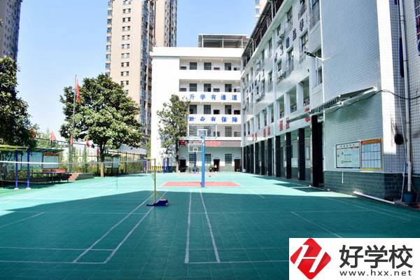 漣源市科技職業(yè)學(xué)校位置在哪里？校園環(huán)境怎么樣？