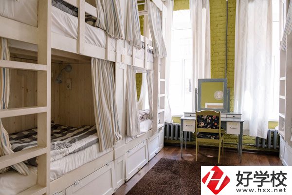核工業(yè)衛(wèi)生學(xué)校助產(chǎn)專業(yè)怎么樣？宿舍怎么樣？