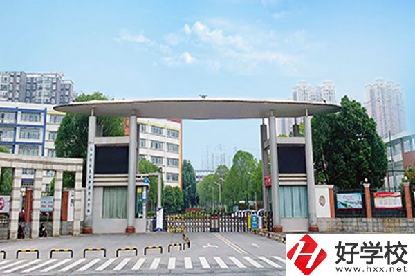 長(zhǎng)沙博雅衛(wèi)生中等專(zhuān)業(yè)學(xué)校師資強(qiáng)嗎？設(shè)備完善嗎？