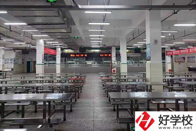 長(zhǎng)沙汽車(chē)工業(yè)學(xué)校食堂