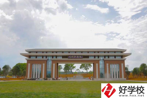 郴州思科中等職業(yè)學(xué)校有哪些優(yōu)秀教師？