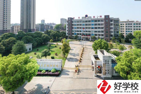 想學(xué)汽修類專業(yè)，湖南這三所學(xué)校都可以！