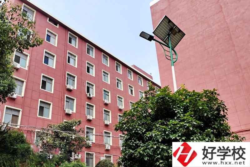 益陽市第一職業(yè)中專學校好不好？辦學條件怎么樣？