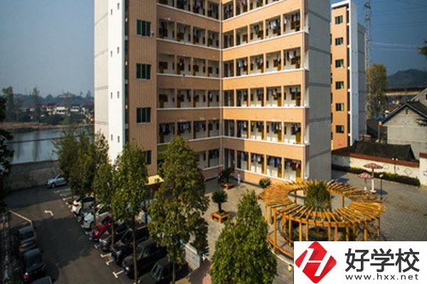 懷化芷江民族職業(yè)中專怎么樣？有哪些專業(yè)？