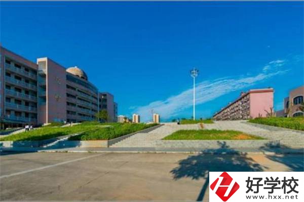 婁底最好的師范職校是哪所？師范專業(yè)好就業(yè)嗎？