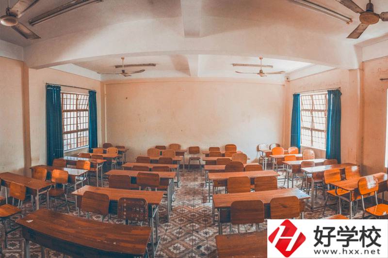 婁底職業(yè)技術(shù)學(xué)院有哪些專業(yè)？學(xué)費(fèi)貴不貴？