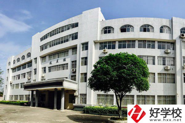 漣源市工貿職業(yè)中等專業(yè)學校免學費嗎？