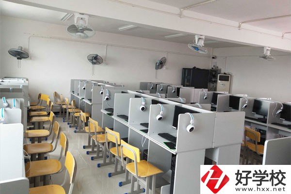 湘潭財經(jīng)職校是公辦的嗎？學生就業(yè)如何？