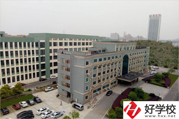 婁底技師學(xué)院怎么樣？設(shè)施設(shè)備如何？