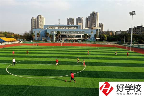 湘潭有示范性的公辦中專學(xué)校嗎？